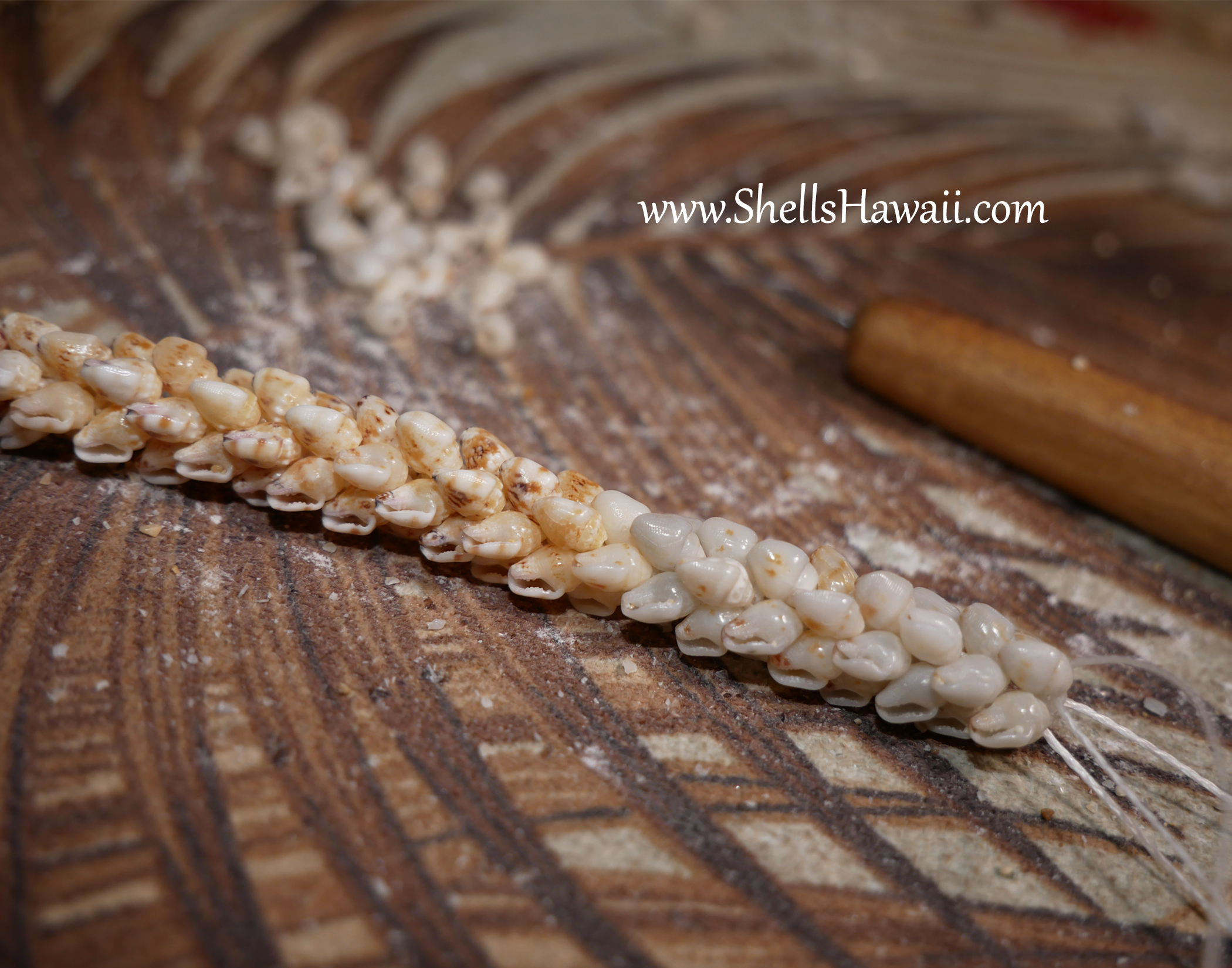 double-double pikake with blue momi