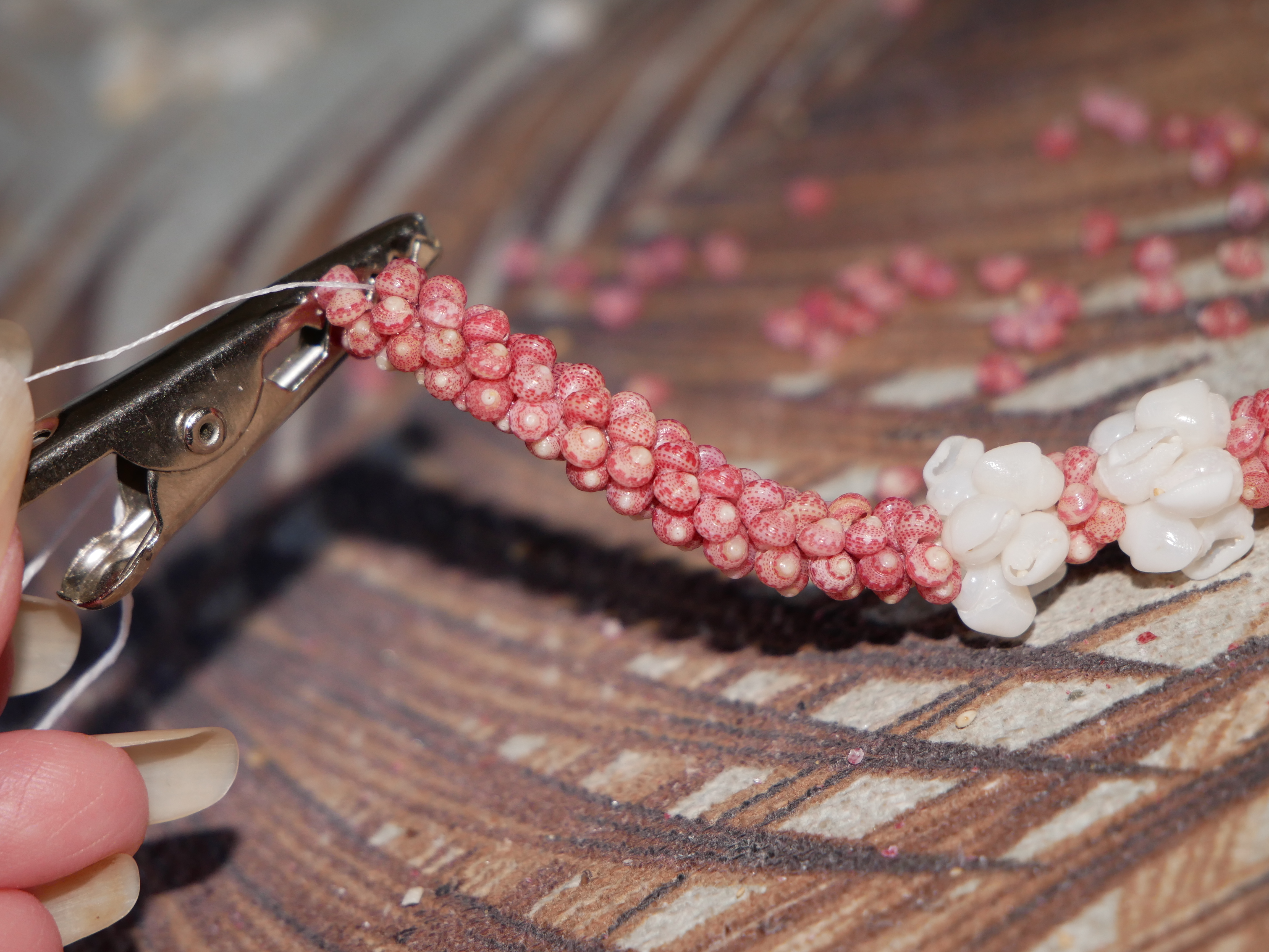 kahelelani poepoe style necklace, custom order with shellshawaii.com 