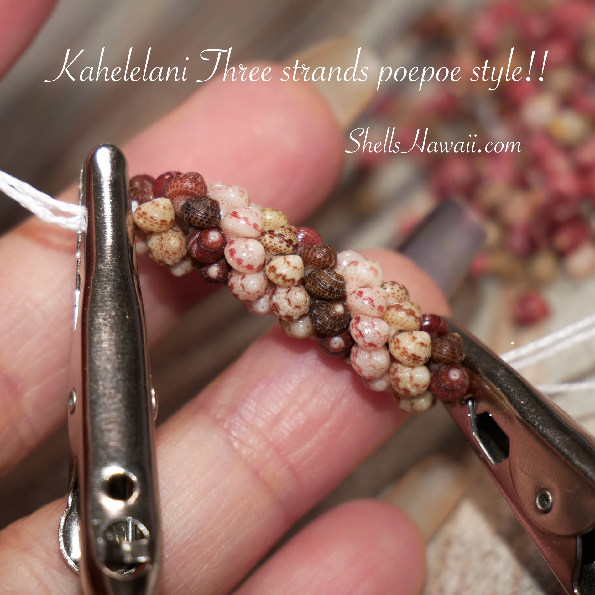 How to make tree strands poepoe style with Kahelelani shells from Niihau 