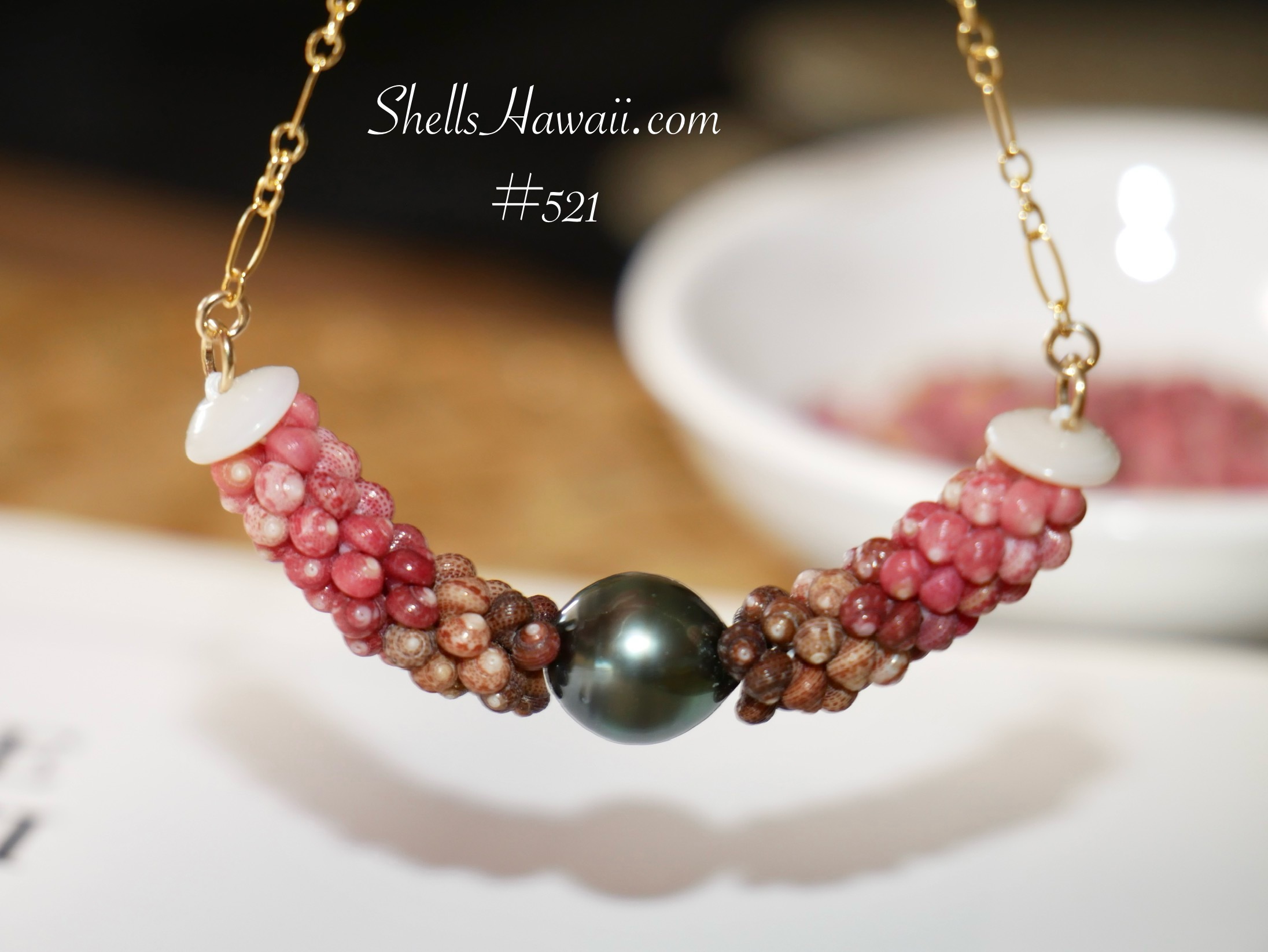 kahelelani shell pendant 